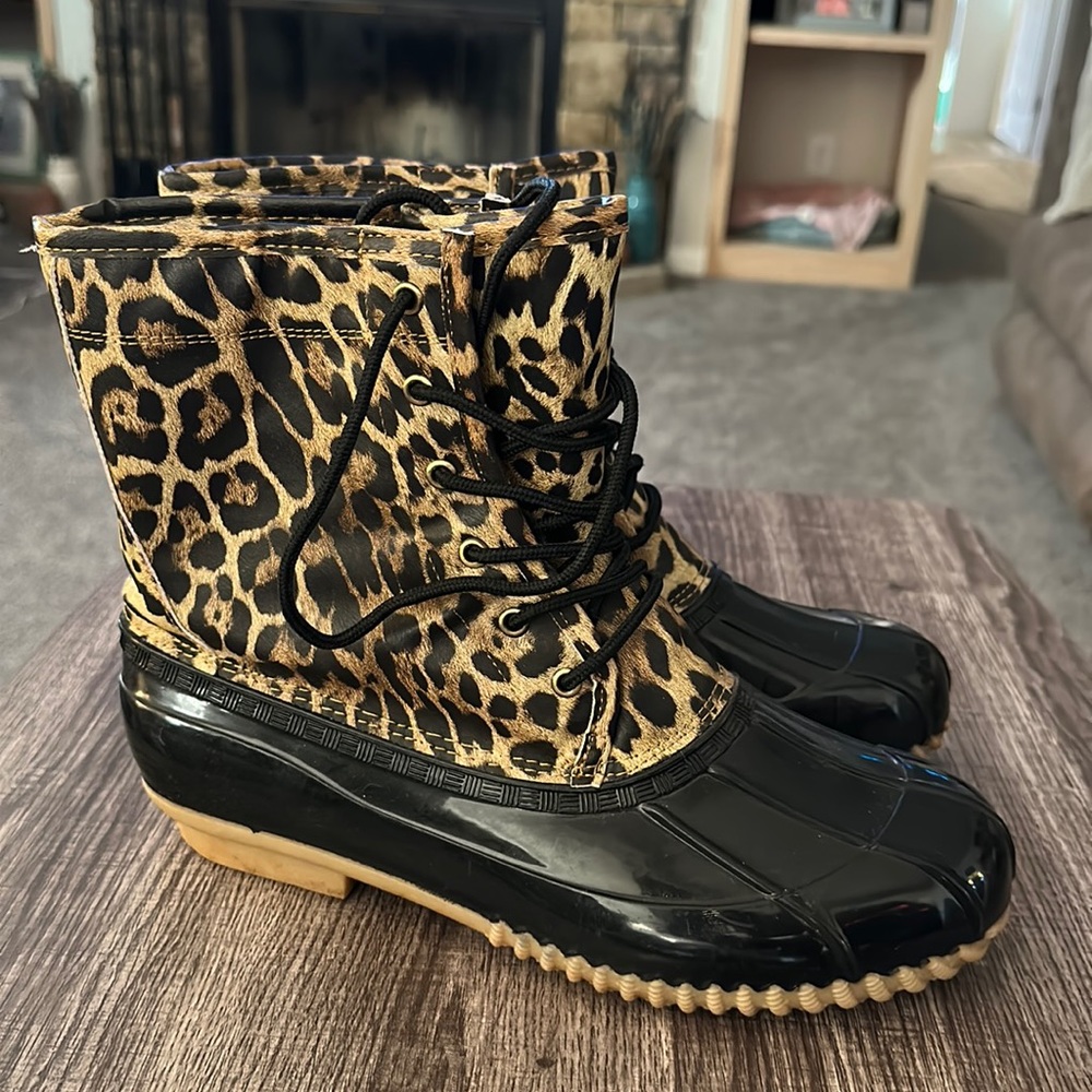 Sugar size 9 Duck boots